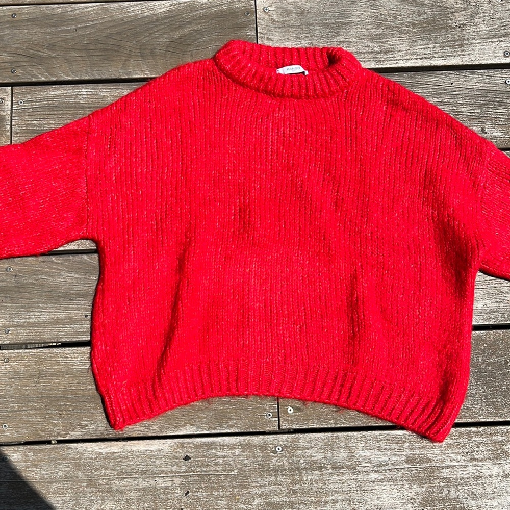 Dynamite red knit sweater!